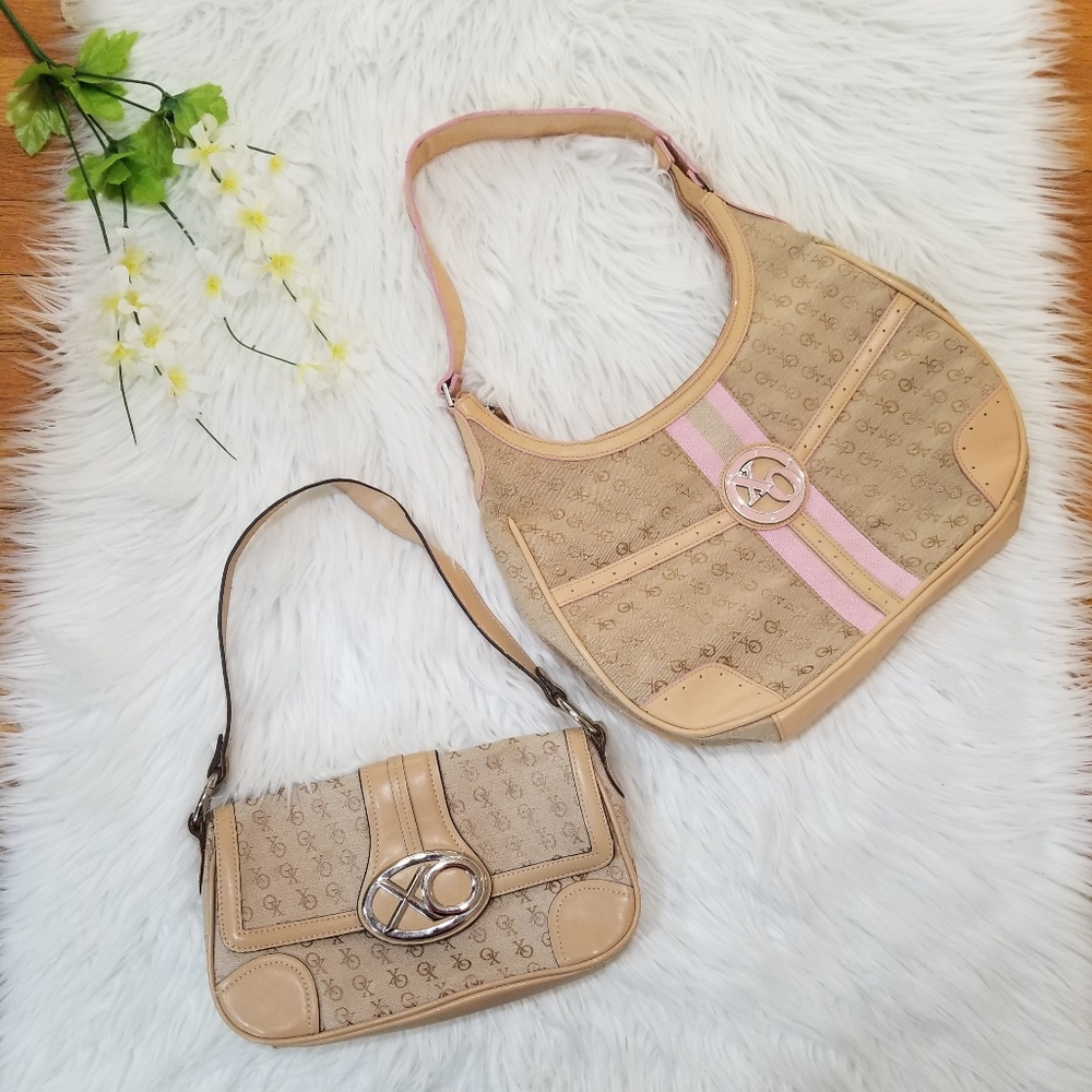 XOXO Bundle 2 Shoulder Bags Color Tan And Cream, Zipper Closure, And Pockets.